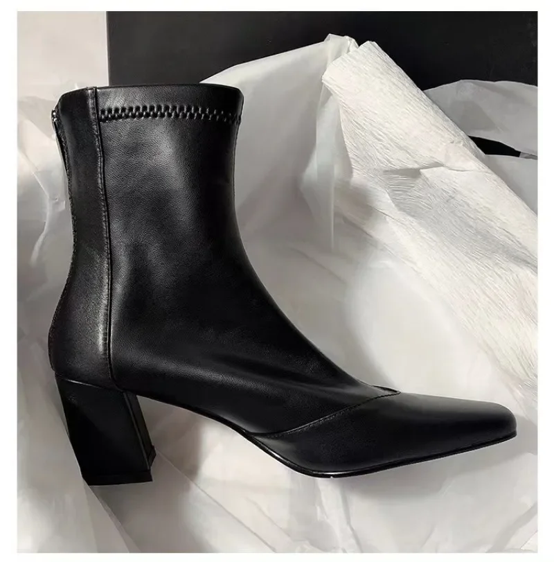 British French Short Women's Boots 2024 Winter New Style Coarse Heel Pointed Look Slim Fashion and Bare Boots for Women