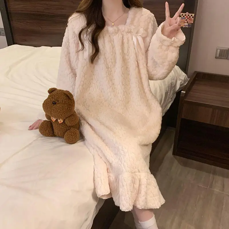 

Fashion Homewear New Coral Fleece Sexy Sleepwear Flannel Lace Nightgown for Women in Autumn and Winter 2025 Pajama Set Two-piece