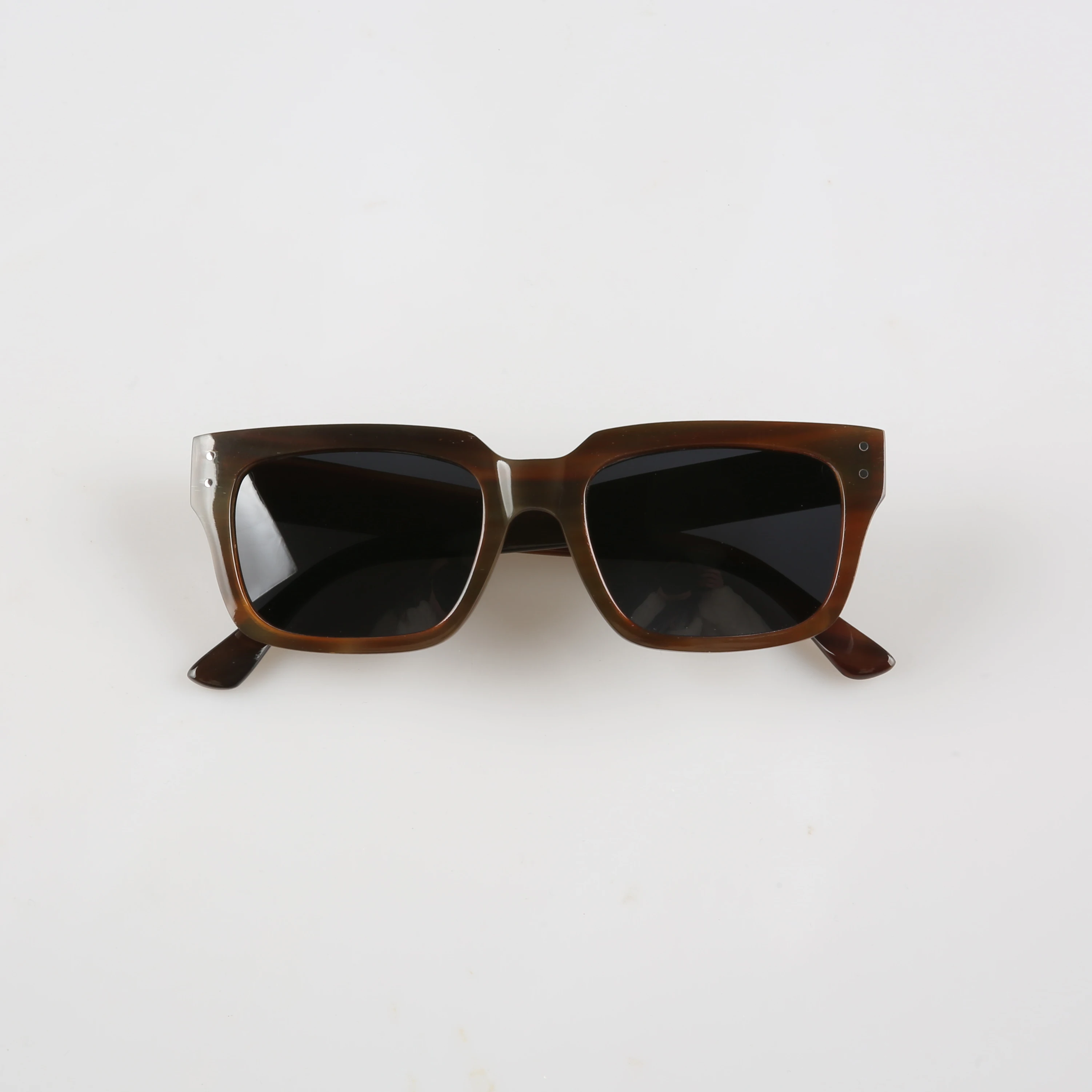 

Women Sunglasses Men Square Rivets Vintage Classic Handmade Natural Horn Glasses Polarized Unique Sunglass Man