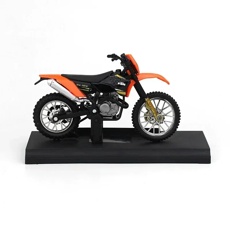 Figurines de vélo de Sport en alliage, échelle 1:18, Scooter 675, jouets pour enfants, véhicules de moto, modèle de course, répliques, cadeau pour garçons