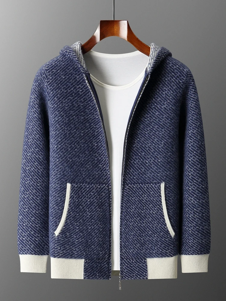 เสื้อสเวตเตอร์ถักไหมพรมขนแกะเมอริโนแท้ 100% คุณภาพสูง สำหรับฤดูใบไม้ร่วงและฤดูหนาว เสื้อคลุมคาร์ดิแกนมีฮู้ดแบบซิปสำหรับผู้ชาย เสื้อโค้ทขนสัตว์หนานุ่ม สไตล์ลำลอง ลายแจ็คการ์ดใหม่