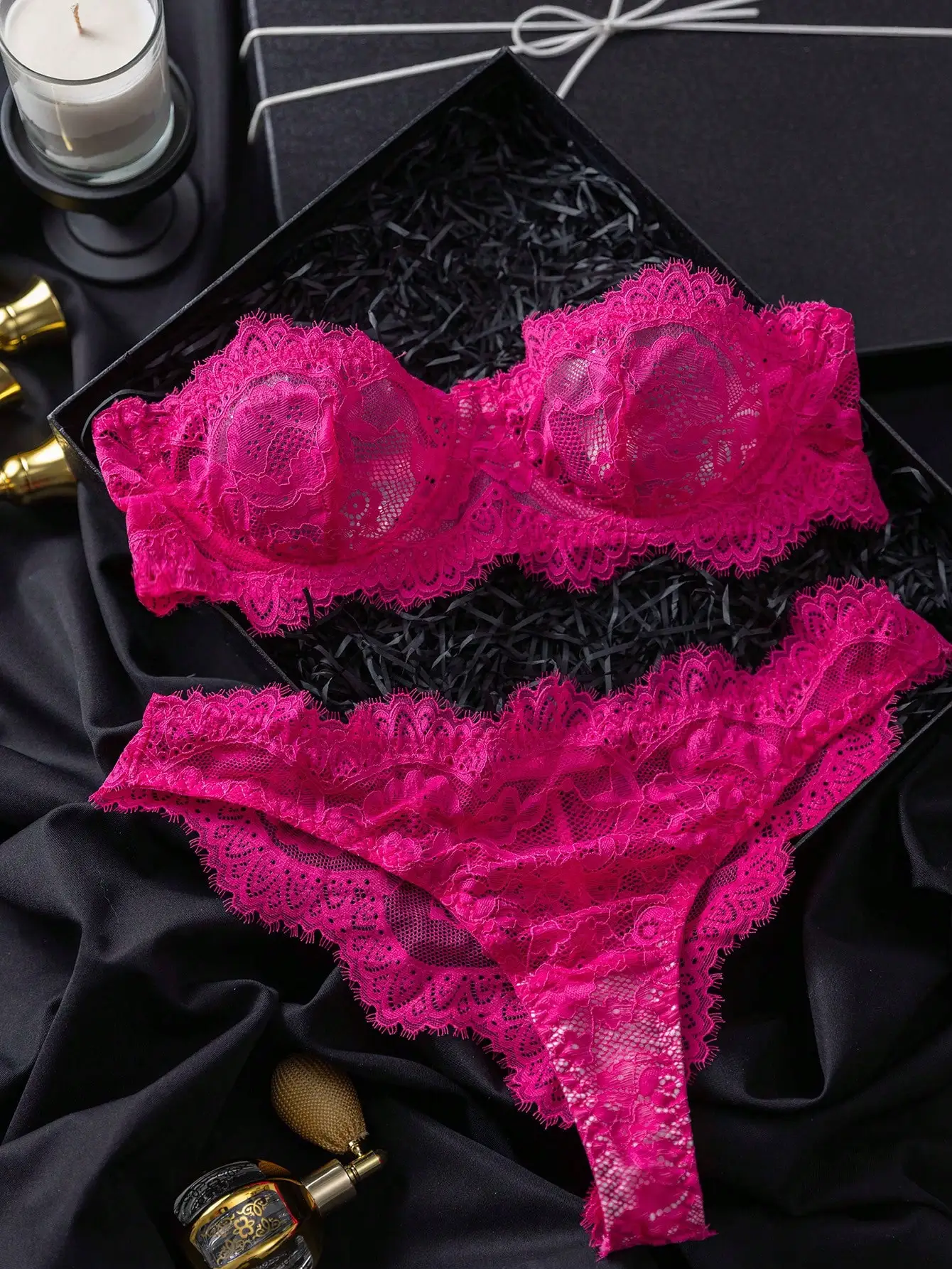 

2pcs Women's Lace Bustier Bra & Panty Lingerie Set for Romantic Occasions