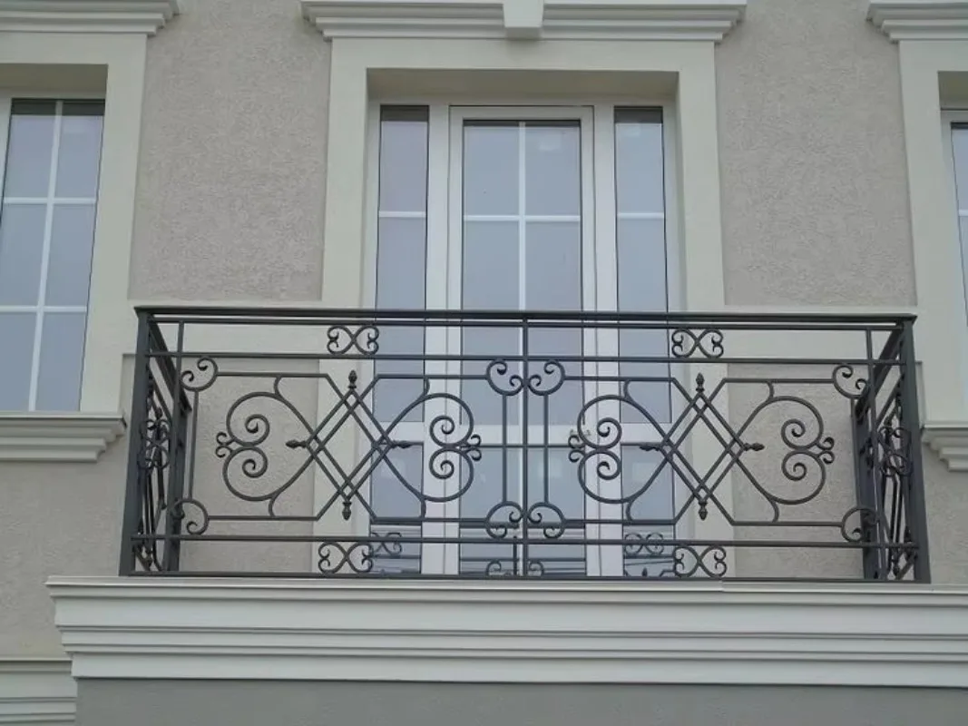 High-end balcony balustrade with wrought iron, elegant, suitable for outdoor gardens