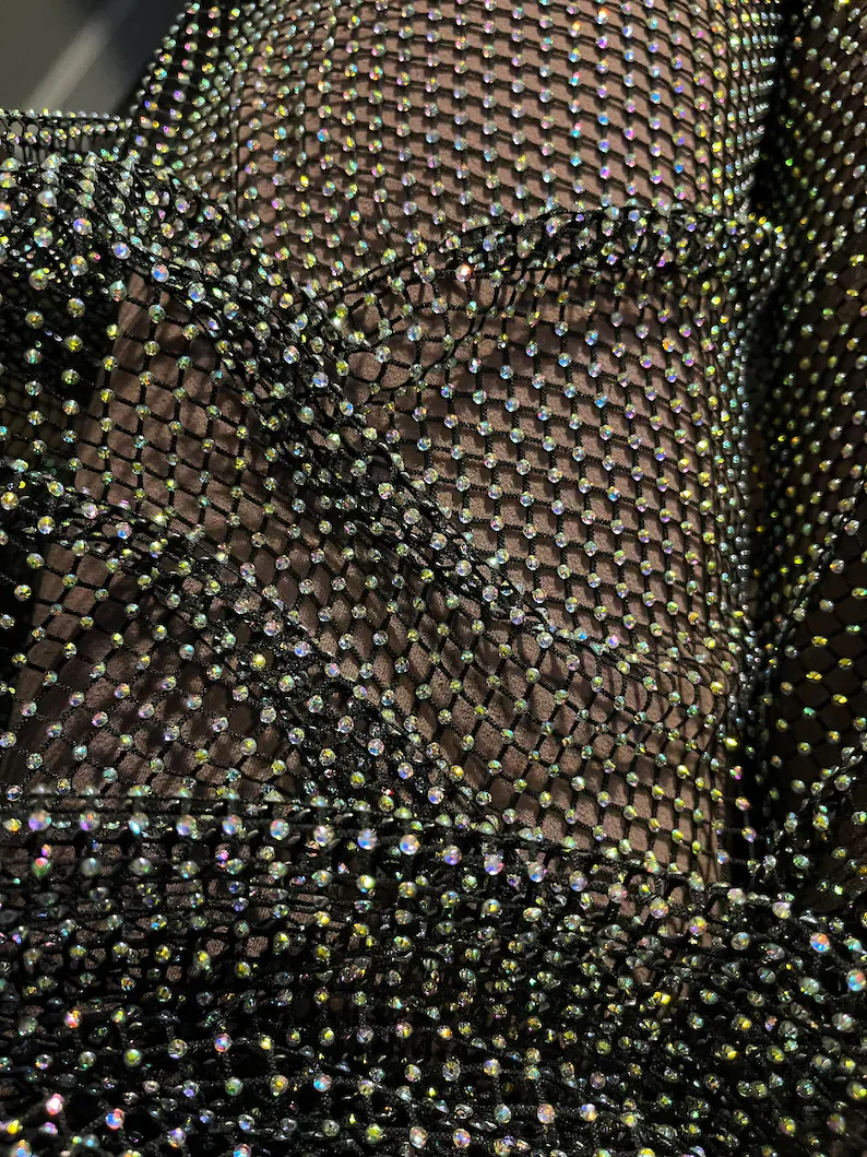 Damen Neckholder-Top mit Strass und Netzstoff, Cowl-Ausschnitt, Rückenfreies Wickeltop mit Selbstbindung, Transparentes Club-Party-Oberteil, Ärmellos, Sexy Bikini-Überzug – Detail 10