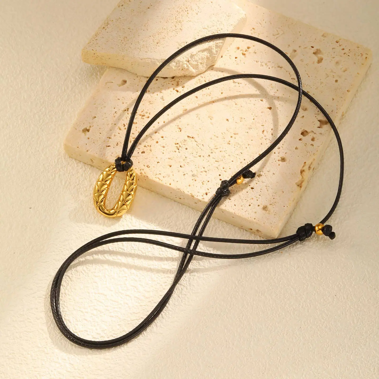 Goldene Fischschuppen Oval Anhänger Schwarz Wachs Seil Einstellbar Frauen Licht Luxus Mode Halsketten Schmuck – Detail 2