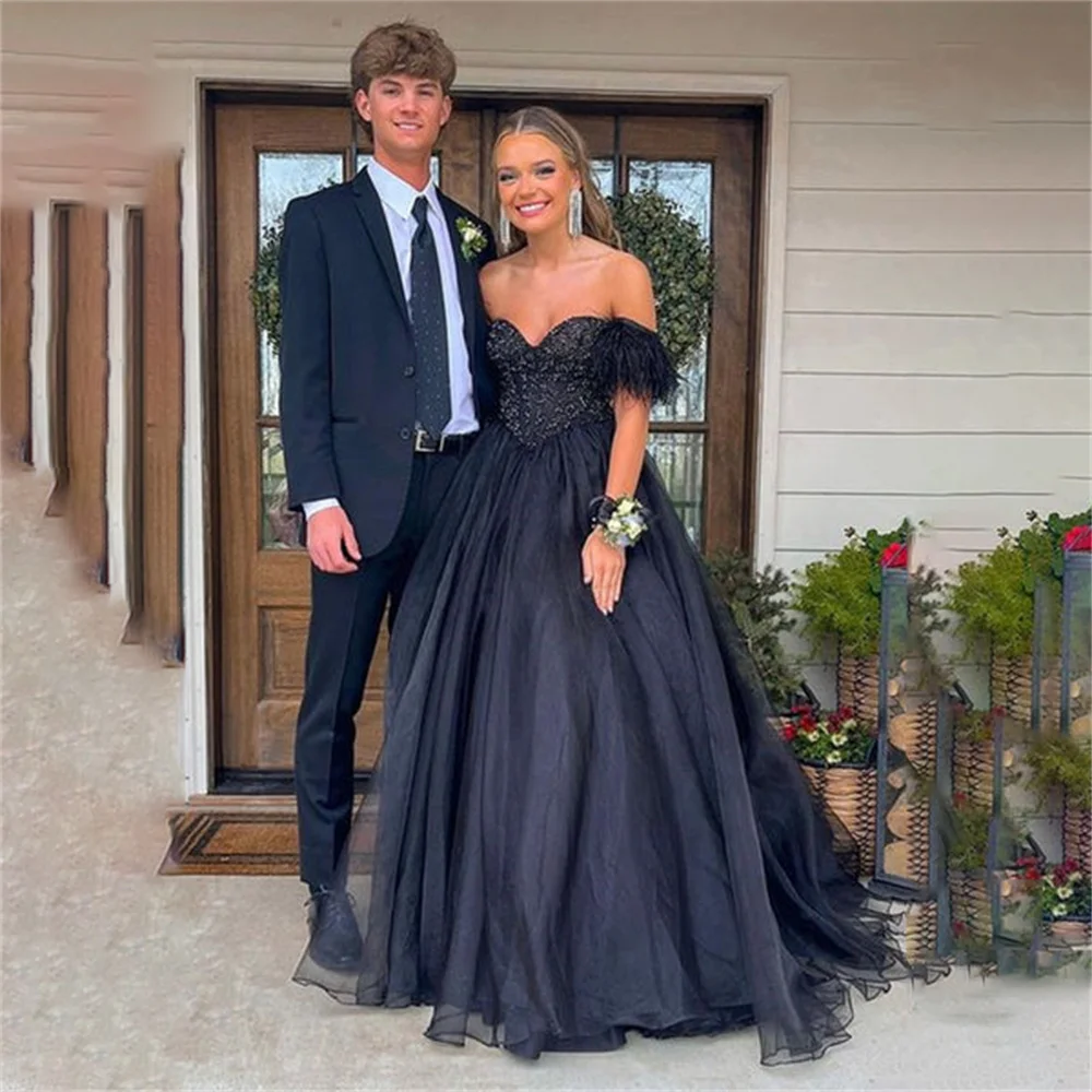 Lily Black Sweetheart Chic Woman Evening Dress Gown Appliques Feathers Ball Gown Tulle A Line Night Dresses Gown robes de soirée