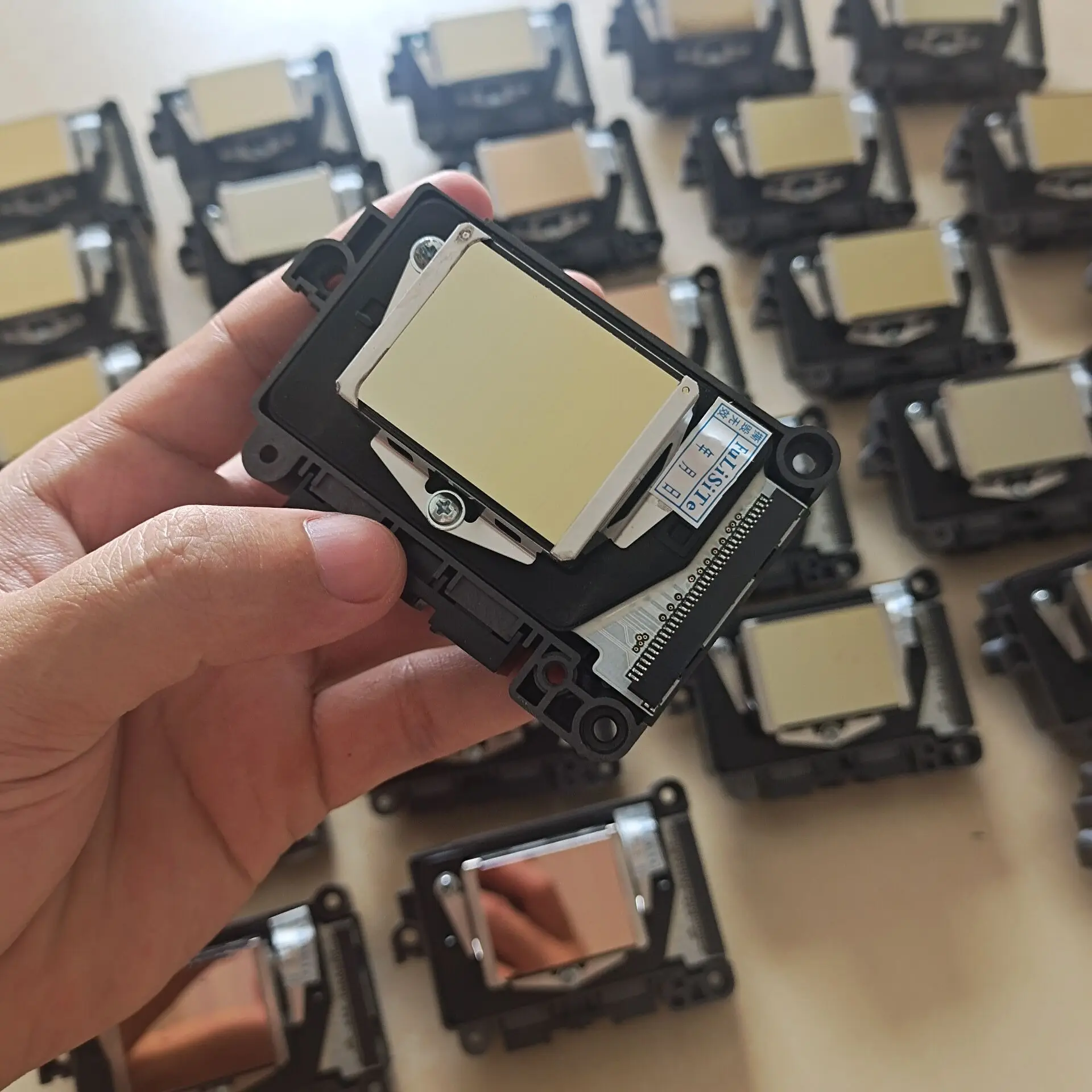 

Резиновая прокладка печатающей головки 189010, используется для адаптера резиновой прокладки печатающей головки DX7 196010 196000 177000 Оригинальные детали для инструментов для ремонта