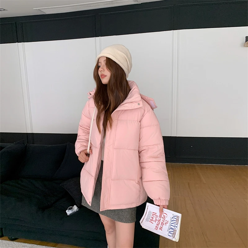 Piumini invernali da donna corti 2025 nuova giacca imbottita in cotone cappotti da pane versione coreana tendenza allentata casual per studenti