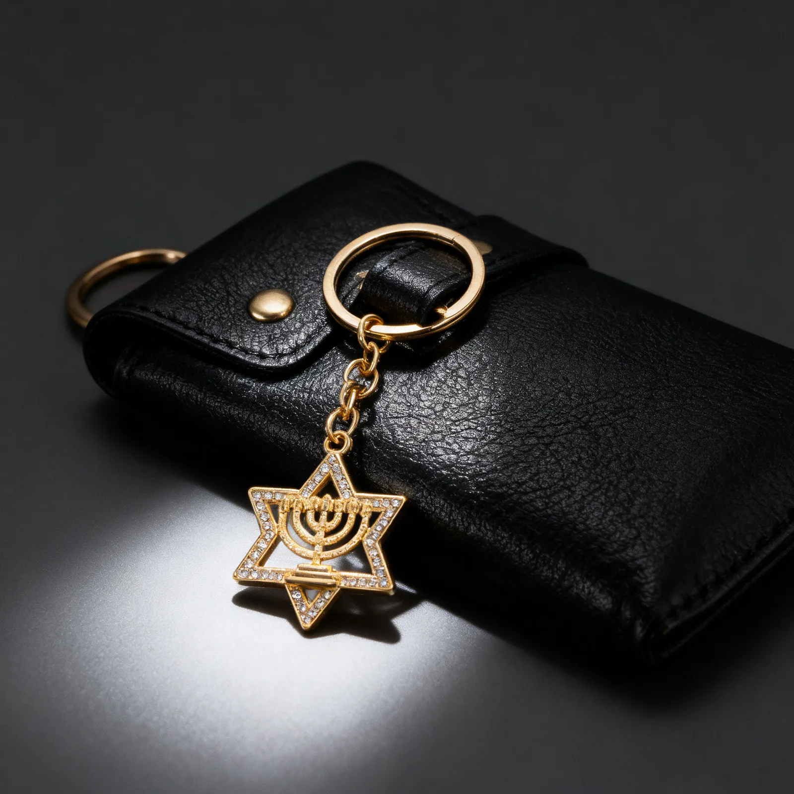 4Pcs Aesthetic Star Keychain Menorah Design Metal Keyring for Purse Handbag Car Keys Bag Decorations Hanukkah Keychain Gifts