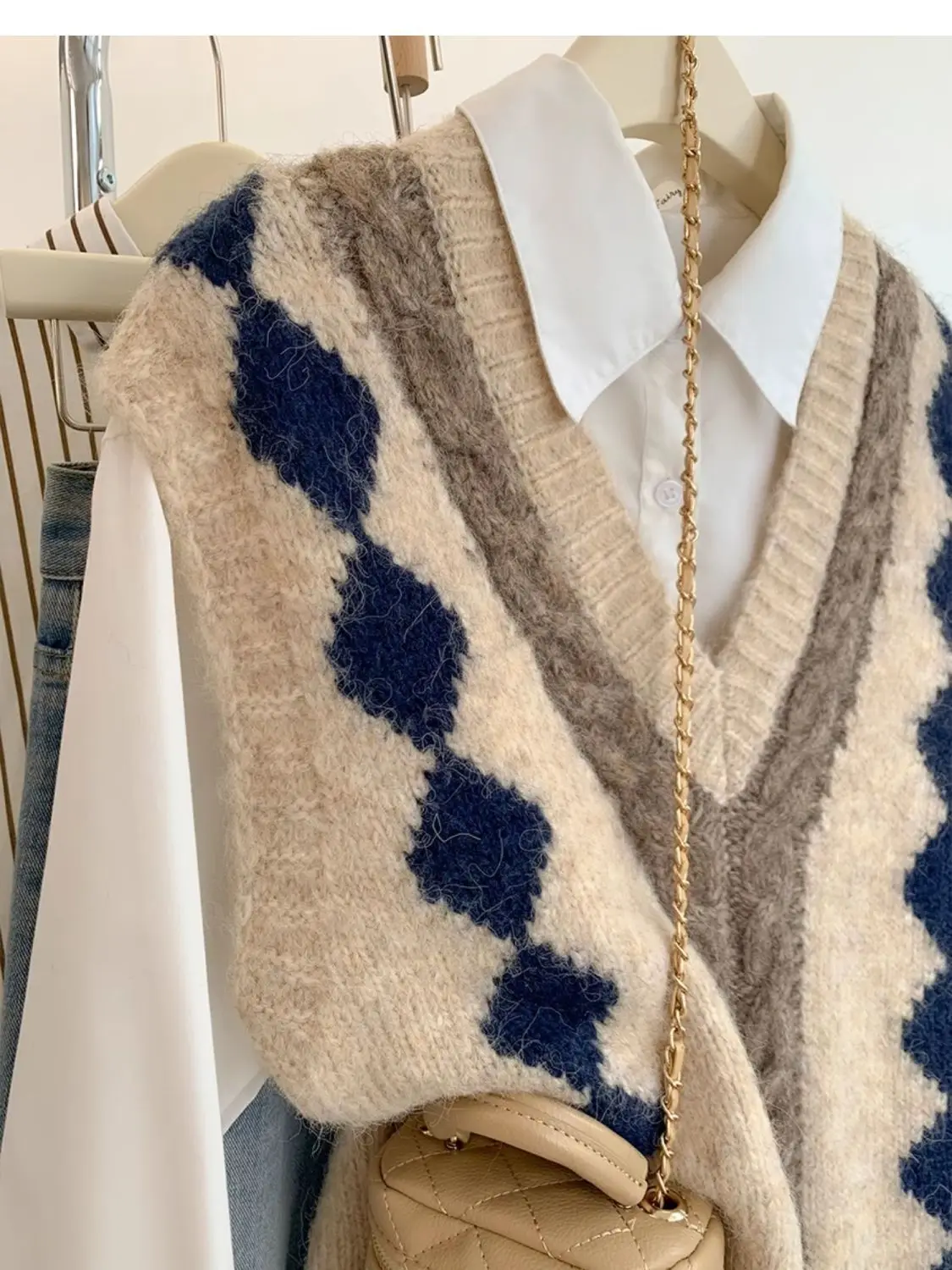 Color Blocking Knitted Outerwear Vest Women'S 2026 Autumn And Winter New Collection Stylish And Stylish Outerwear Layered Sweate