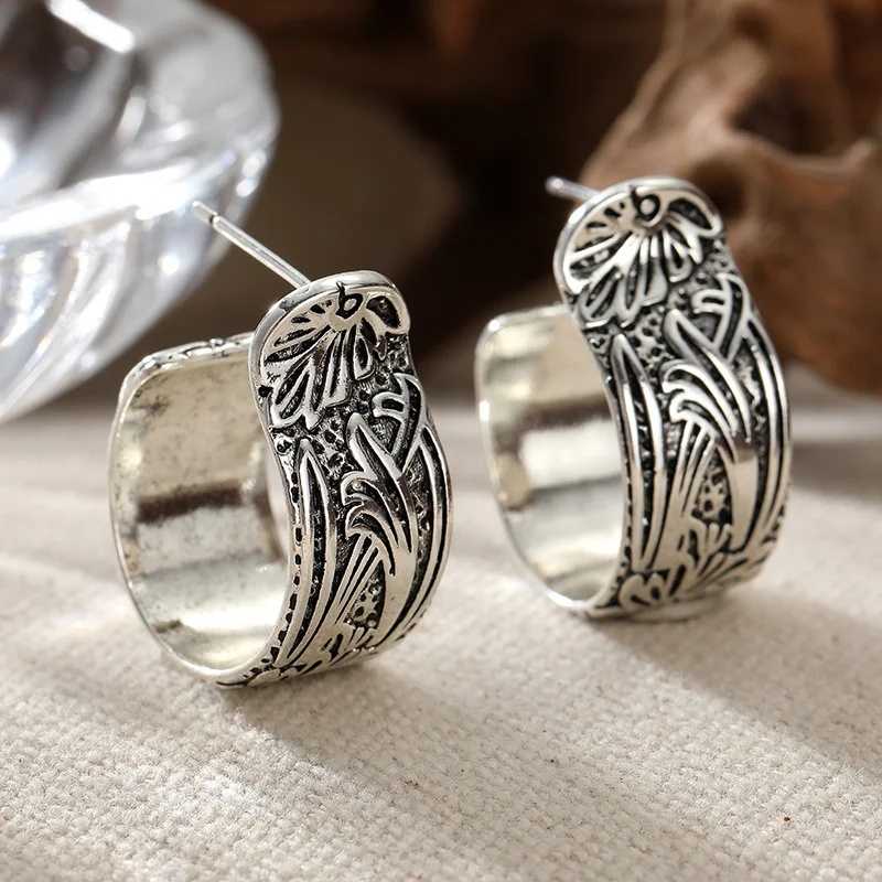 Bohemian Style Relief Floral Hoop Earrings For Women Antique Silver Color Texture Rustic Vacation Daily Earrings Retro Jewelry