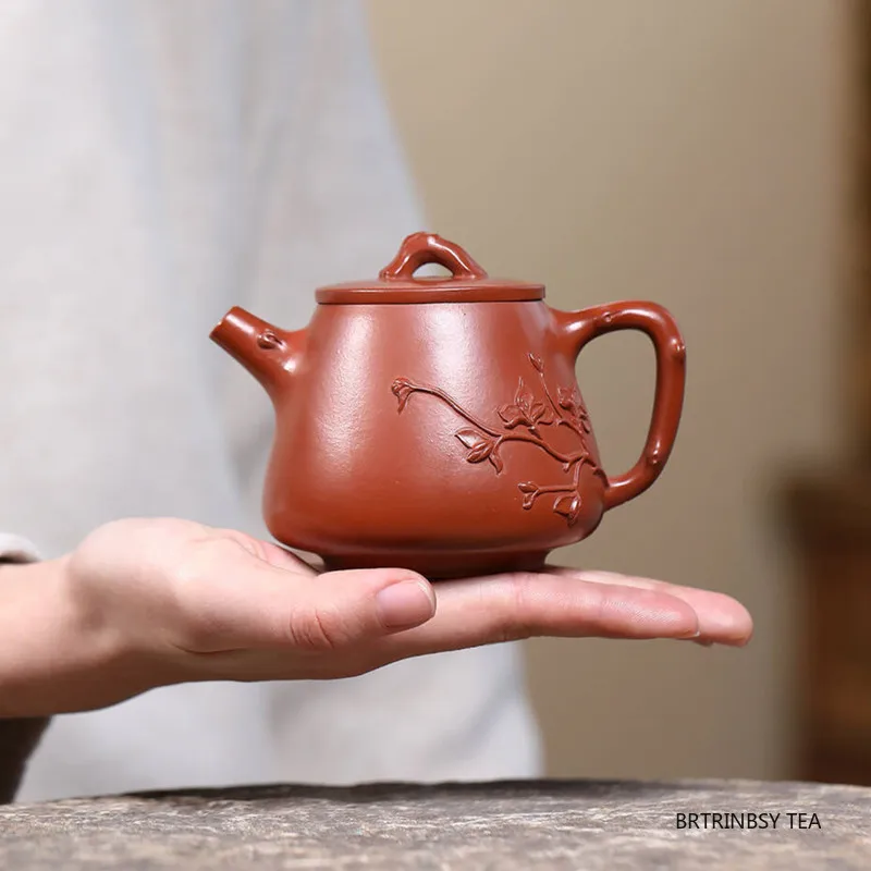 

Чайник из исинской фиолетовой глины (240 мл), ручная работа, с цветочным узором, для дома, чайный набор из зиша, чайник из необработанной глины (чжу-му), посуда для чая