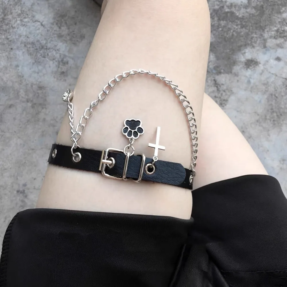 Punk Gothic Cross Cat Paw Chain Thigh Leg Harness for Women Y2K Alternative Body Chain Garter Belt Cosplay Club Rave Accessories