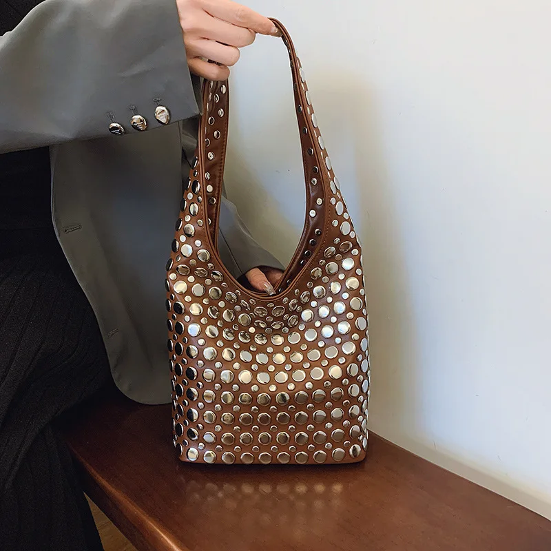 

2025 New Casual Bucket Bag Personalized Trendy Cool Polka Dot Rivet Shoulder Bag