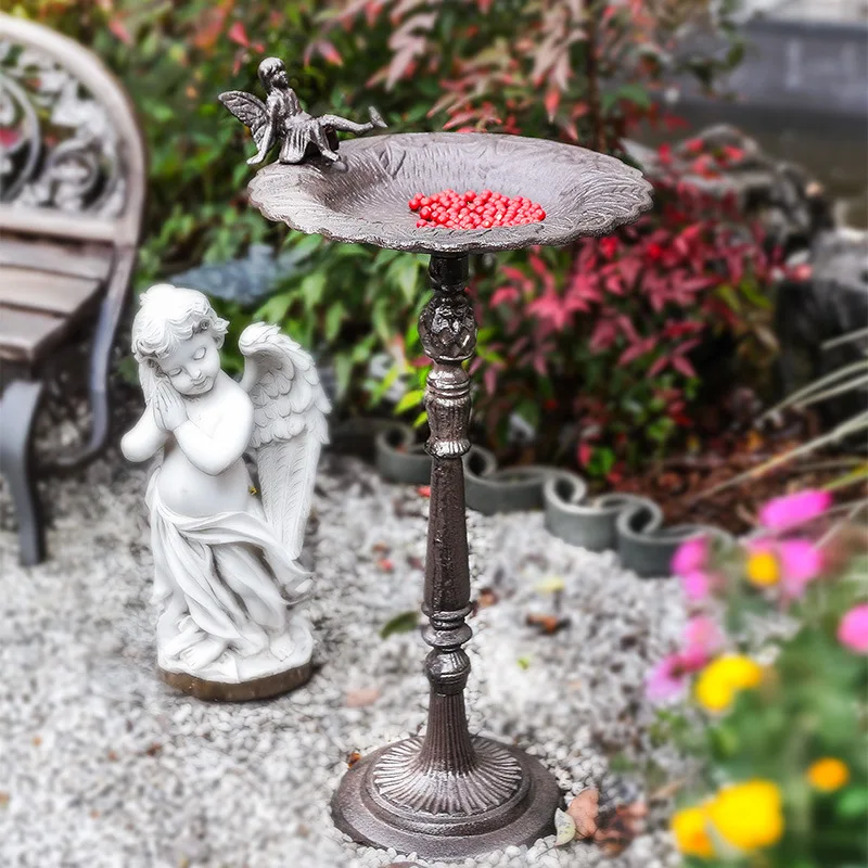 Bodenstehender Engelsvogel-Futterspender aus Gusseisen im europäischen Stil, Innenhof und Eisenkunstdekoration für den Außenbereich, Außendekoration