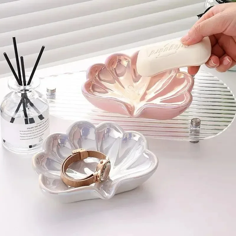 Creative Shell Ceramic Soap Dish Portable Soap Box Home Bathroom Accessories Desk Organizer Waterproof Drain Rack Dishes Drainer