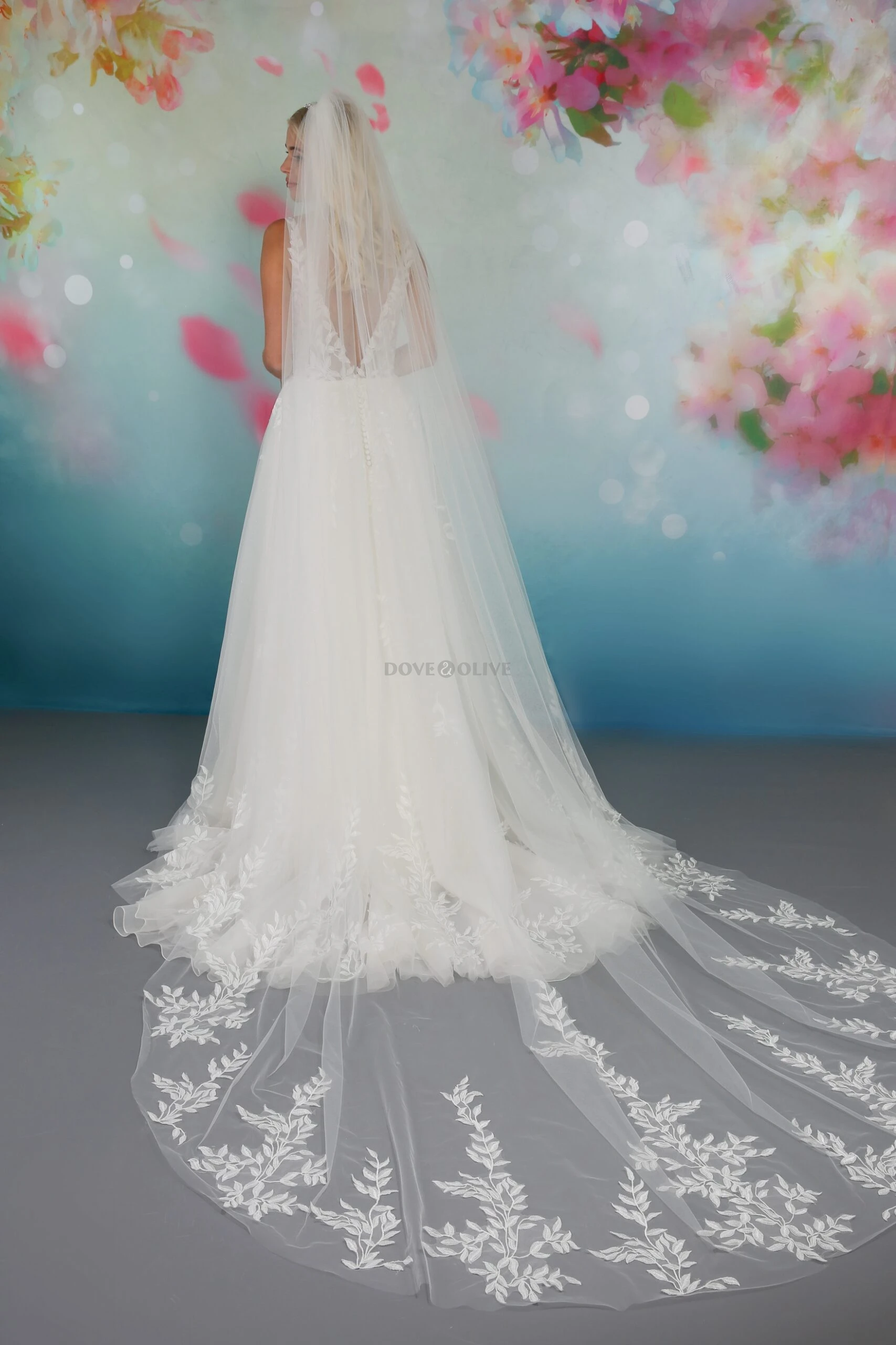 

3m Lace Appliques Wedding Veils Cathedral One Layer Soft Tulle Bride Veils with Comb Headpiece Bridal Veils Hair Accessory