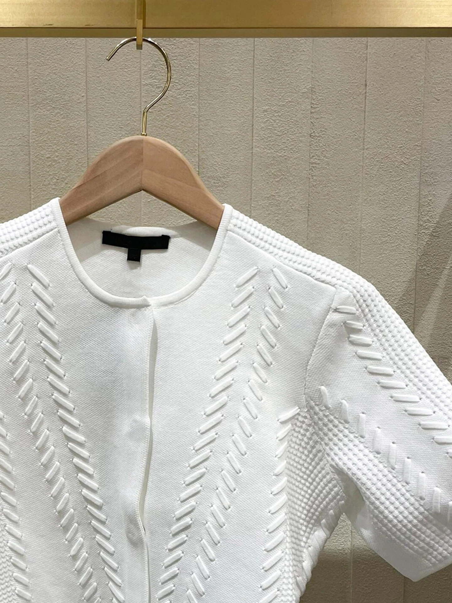 Cseta de malha curta casual de verão fena de alta qualidade M Home Nan You, versátil, design básico, estilo para o dia...