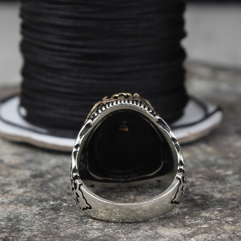 Fashion light luxury inlaid black zircon retro ring two-color men\'s jewelry wholesale