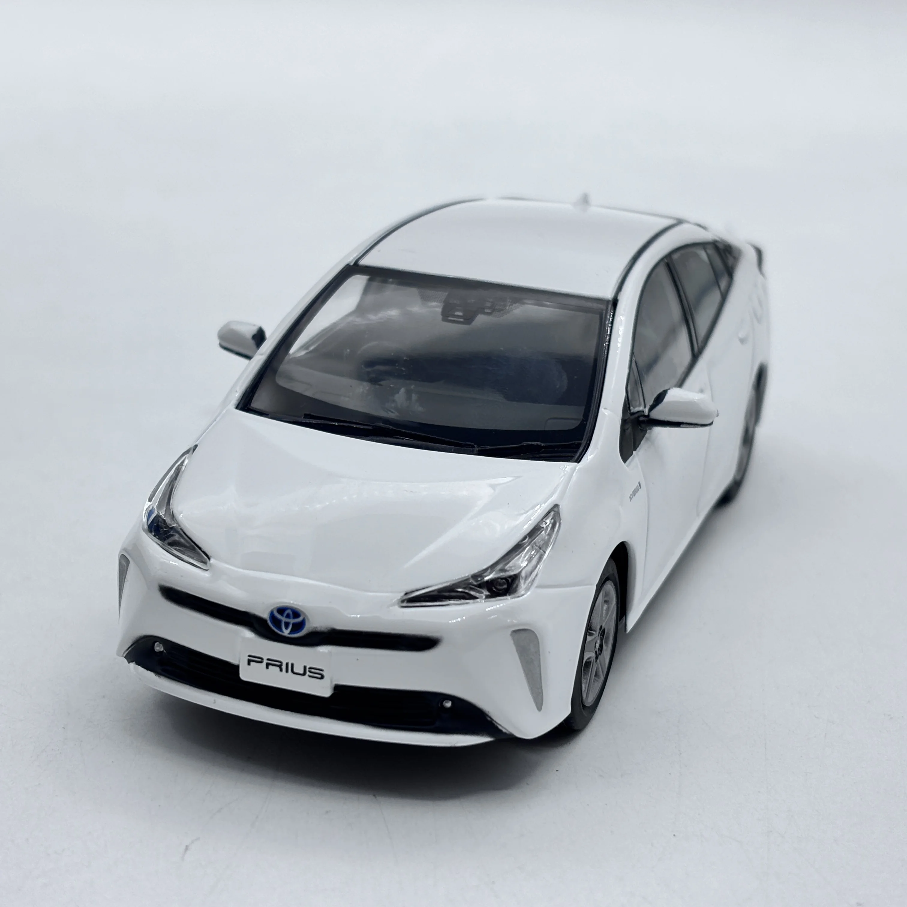 1:30 Scale Toyota Prius Alloy Diecast Model - Miniature