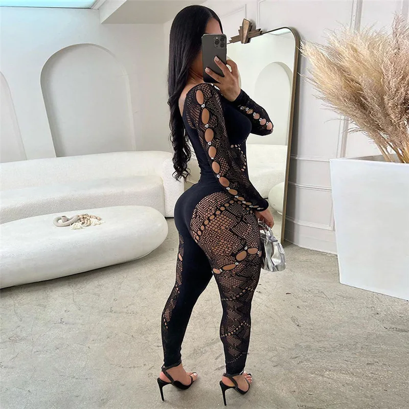 中空ダイヤモンドパッチワークメッシュジャンプスーツ 2025 秋の女性のセクシーなシースルースラッシュネックオフショルダー長袖スキニーオーバーオール