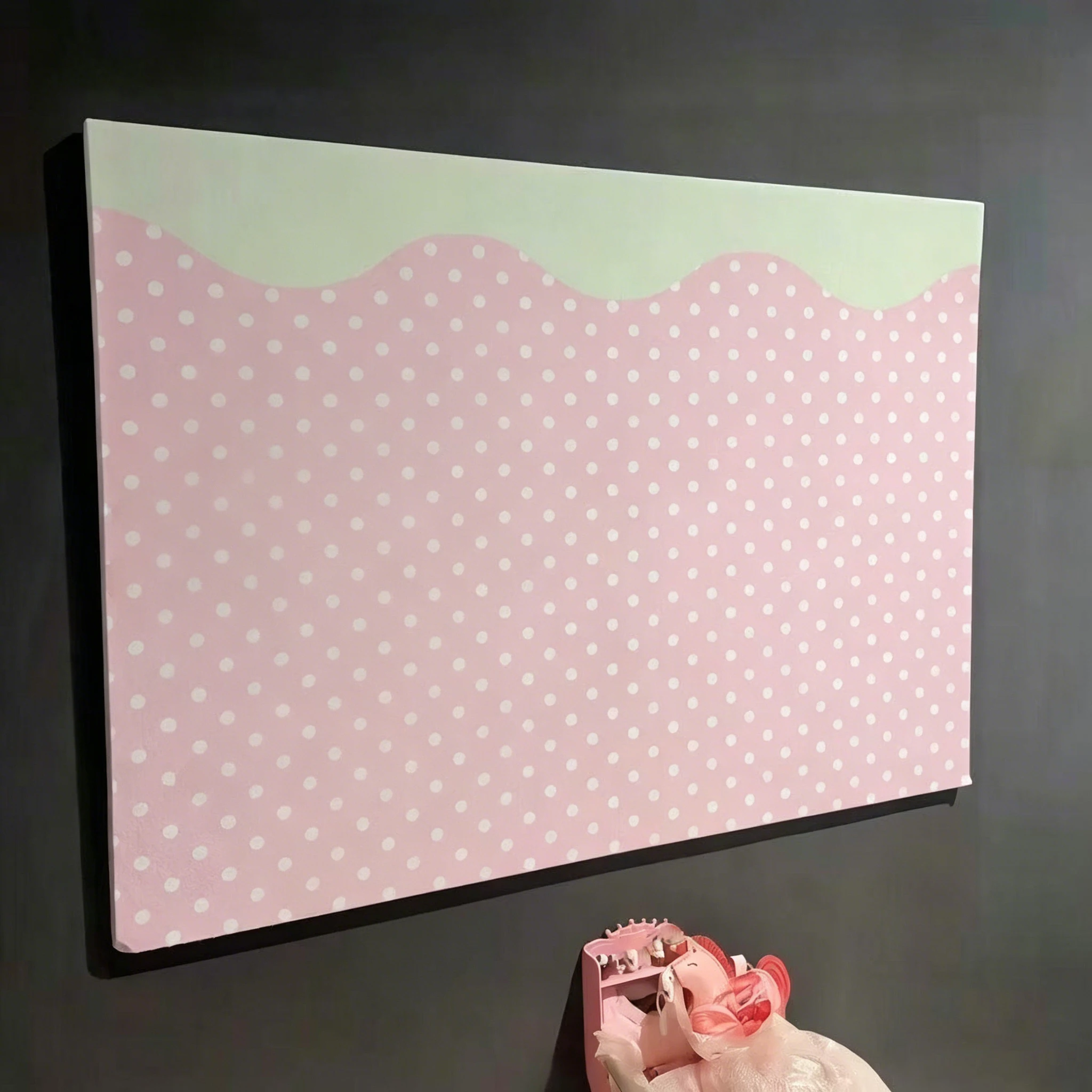 Niedliche gepunktete Filz-Wandtafel zur Schmuckpräsentation, selbstklebend, bohrfrei, für Schlafzimmer, Wohnheim, Schmuck, Hüte, Deko-Tafel, Geschenk – Detail 5