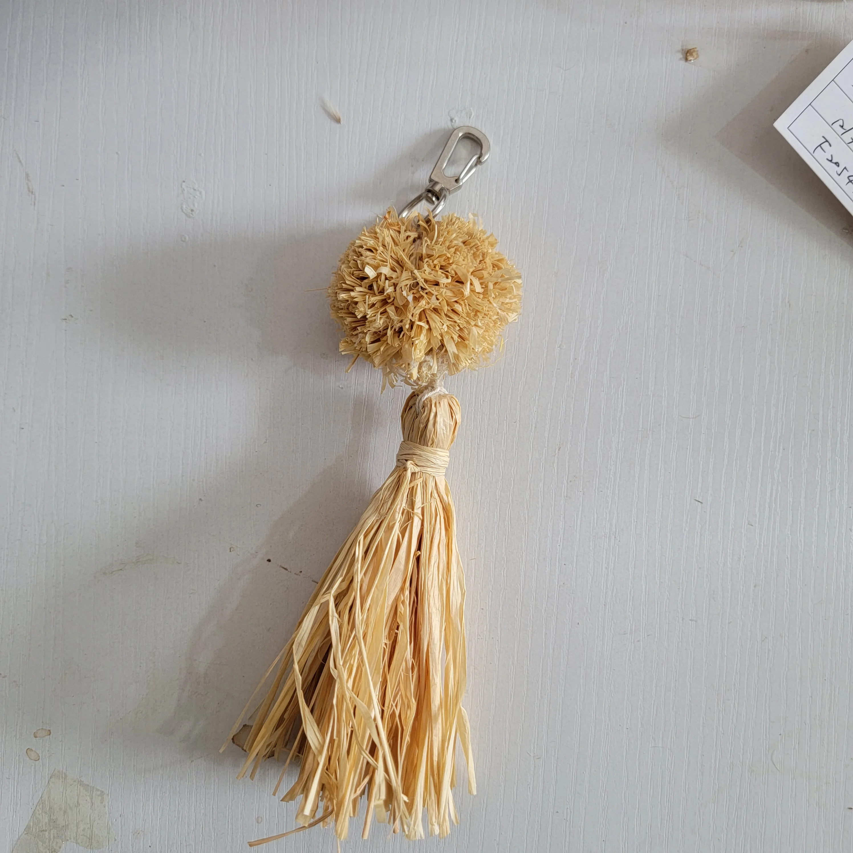 3pcs/pack Raffia Macrame Keyring Handmade Fringe Keychain with Raffia PomPom Design Boho Bag Charm Unique Gift