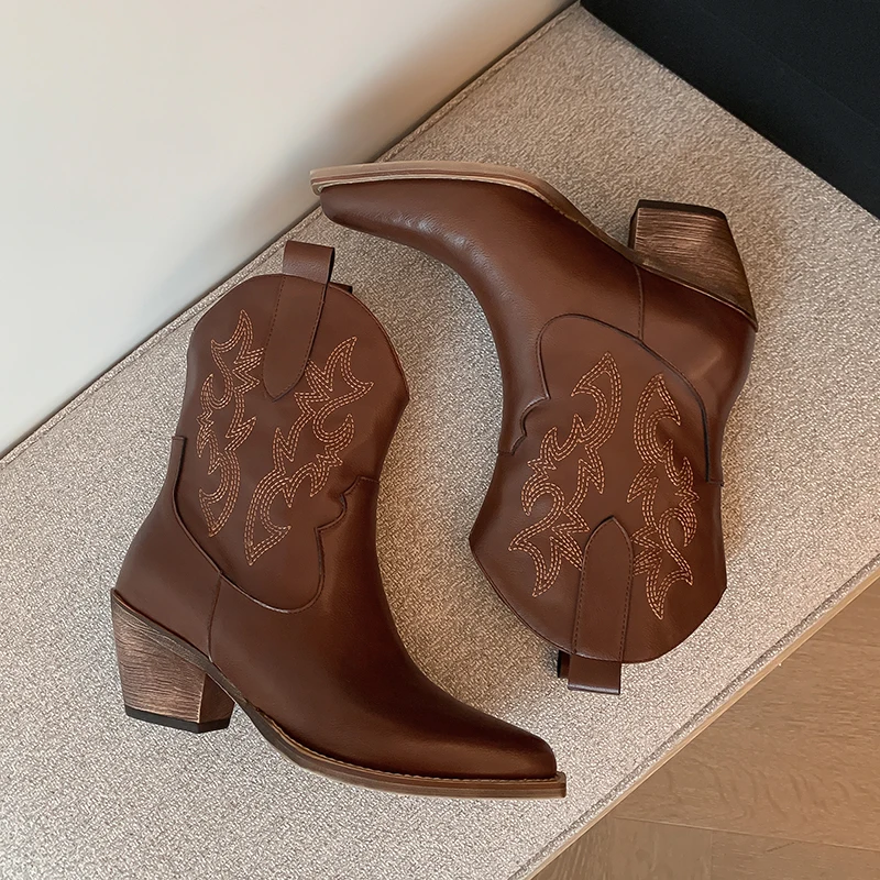 Plus Size 43 Women\'s Embroidered Western Short Boots Cowboy Cowgirl Boots Chunky Heel Platform Boots Women Western Shoes