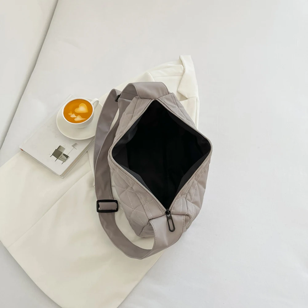 

Fashion Satchel Cotton Padded Large Capacity Crossbody Handbag Rhombus Solid Wide Belt for Autumn And Winter for Travel Shopping
