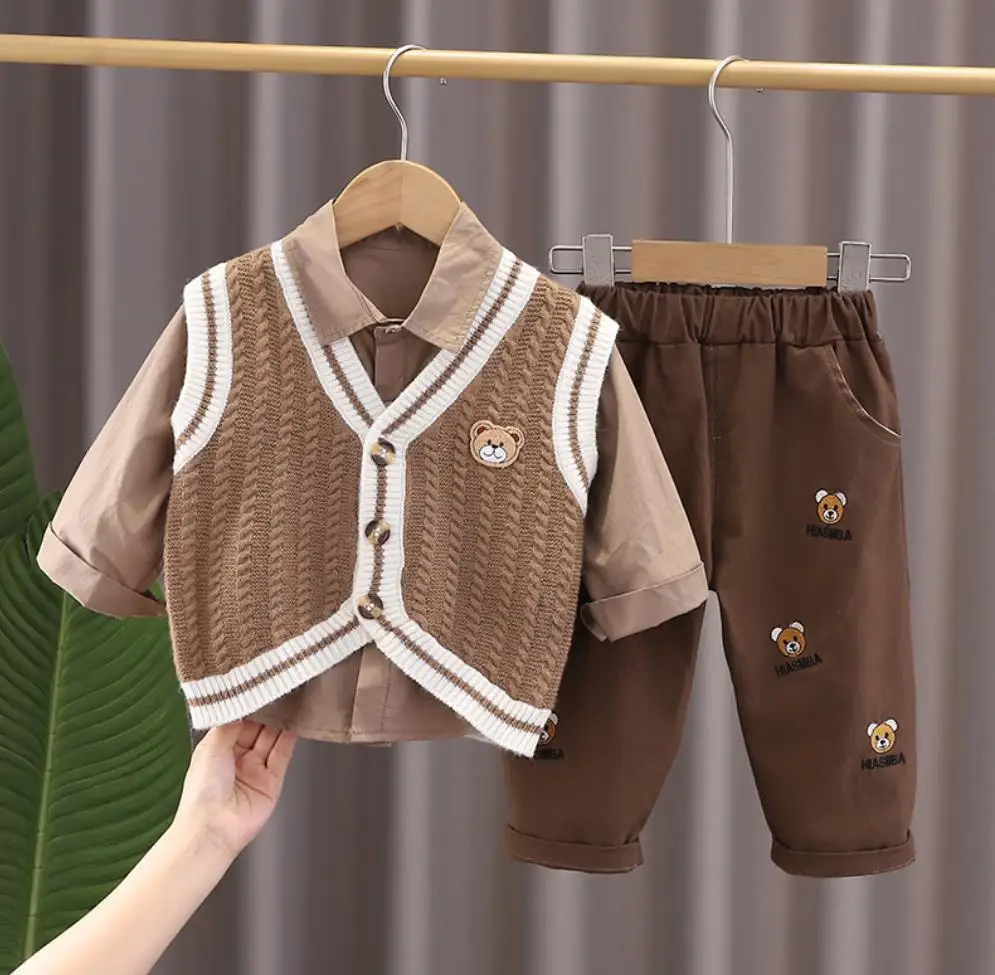 Trajes de estilo coreano para niños de 1 a 5 años, suéter con cuello en V de oso, chaleco + camisas + Pantalones, conjuntos para niños pequeños, ropa para bebés