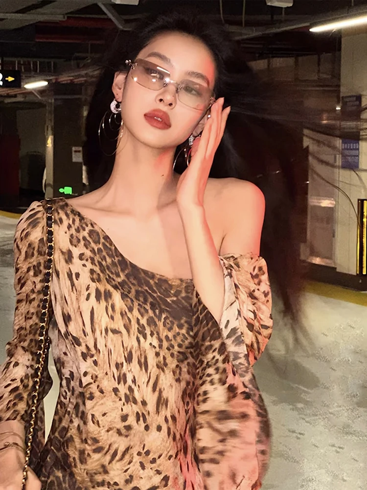 فستان نسائي بأكمام مضيئة غير منتظمة من Nibber بطبعة الفهد Y2K بياقة منحرفة مثير منتصف الليل ملابس نوادي ضيقة وأنيقة صغيرة