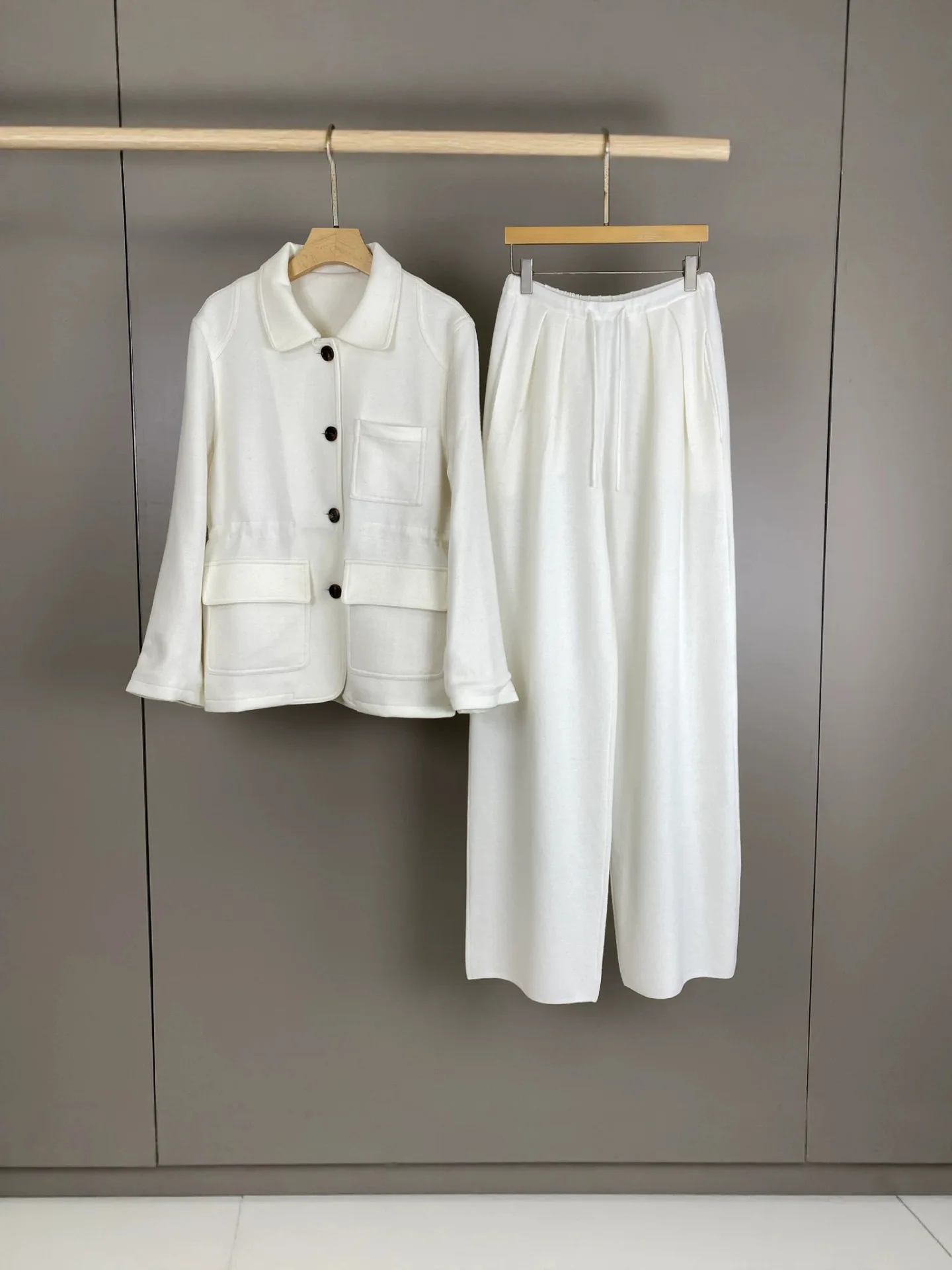 2026Autumn/Winter Cashmere-Wool Blend Lapel Coat and Straight-Leg Wide-Leg Trousers with Elastic Waist