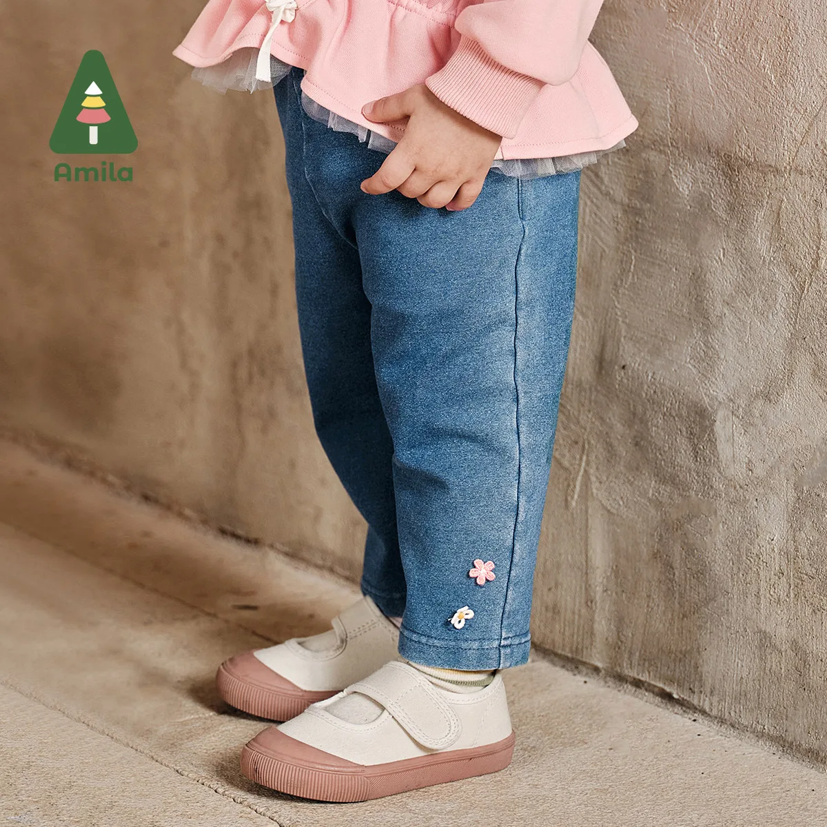 Amila 2024 Spring New Girls\' Jeans Simple Handmade Custom Small Flower Decoration Soft Breathable Denim Straight Barrel Pants