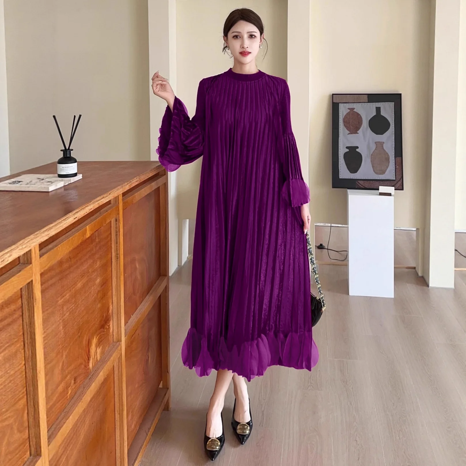 

Miyake Pleated Dress Women's 2025 New High-end Solid Color Round Neck Bell Sleeves Ruffled Waist Design Elegant Pleated Skirt