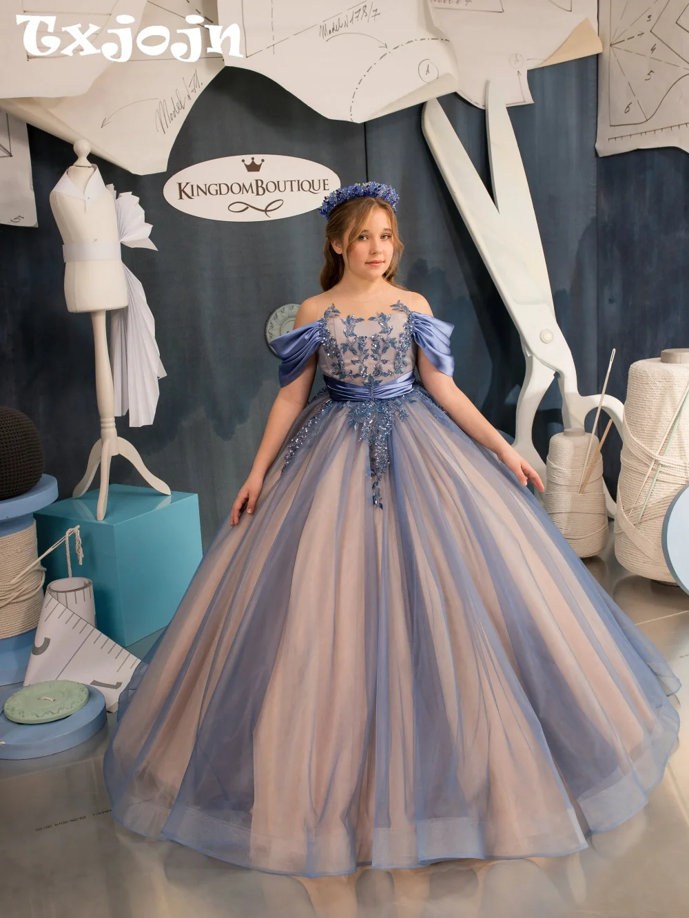 New Arrival Girls Opuent Beaded Princess Gown 2-14Y For Stage Performance Off Shulder Bow Kids Dresses Birthday Party Wear