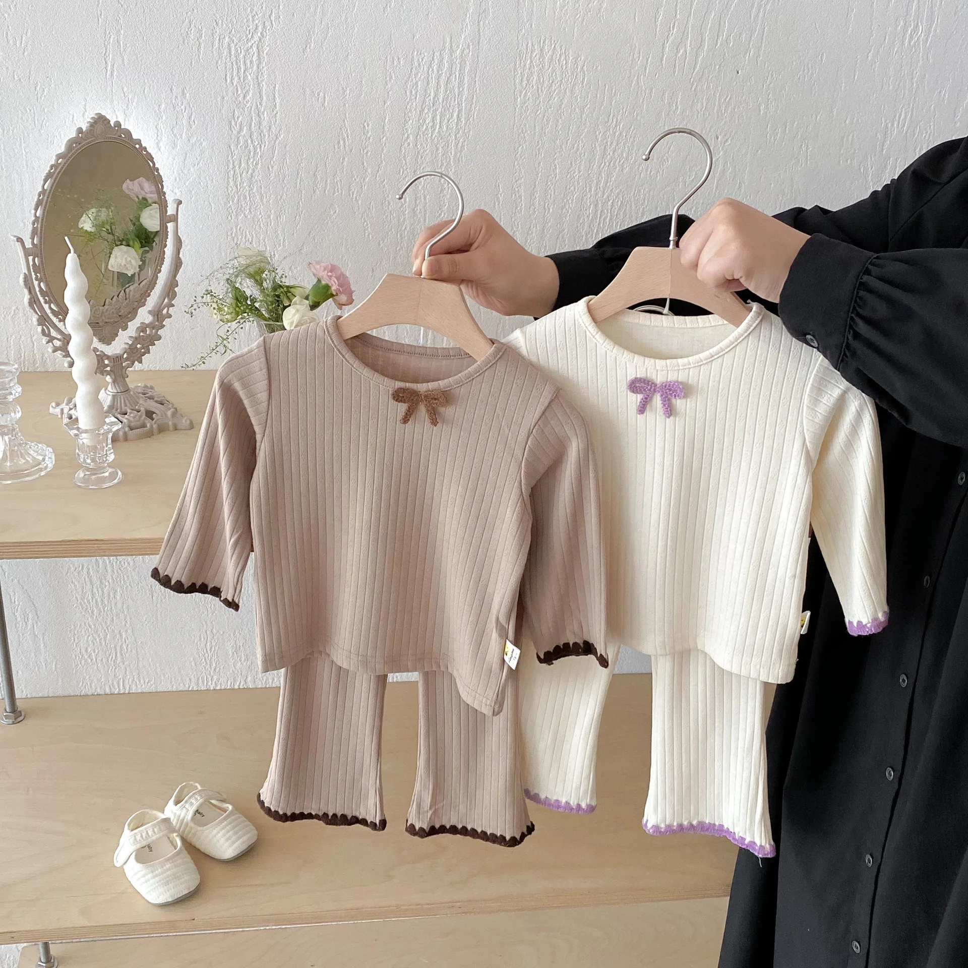 

2025 Autumn New Baby Long Sleeve Home Clothes Set Infant Girls Bow Bottoming Shirts + Flared Pants 2pcs Suit Toddler Pajamas Set