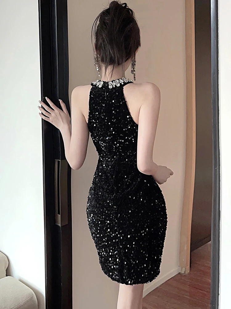 ชุดราตรีหรูหราสไตล์วินเทจเกาหลีสำหรับผู้หญิง ผ้ากำมะหยี่สีดำประดับเลื่อมเพชร คอเสื้อแบบติด ปี 2025 ชุดเดรสทรงเข้ารูปสวยสง่า