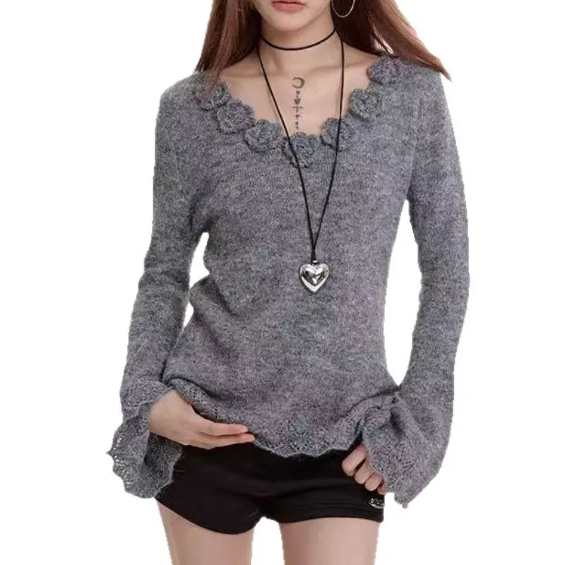Maglione lavorato a maglia sottile solido con maniche lunghe svasate vintage con applicazioni di fiori di rosa Top da donna autunno primavera dolce maglieria solida