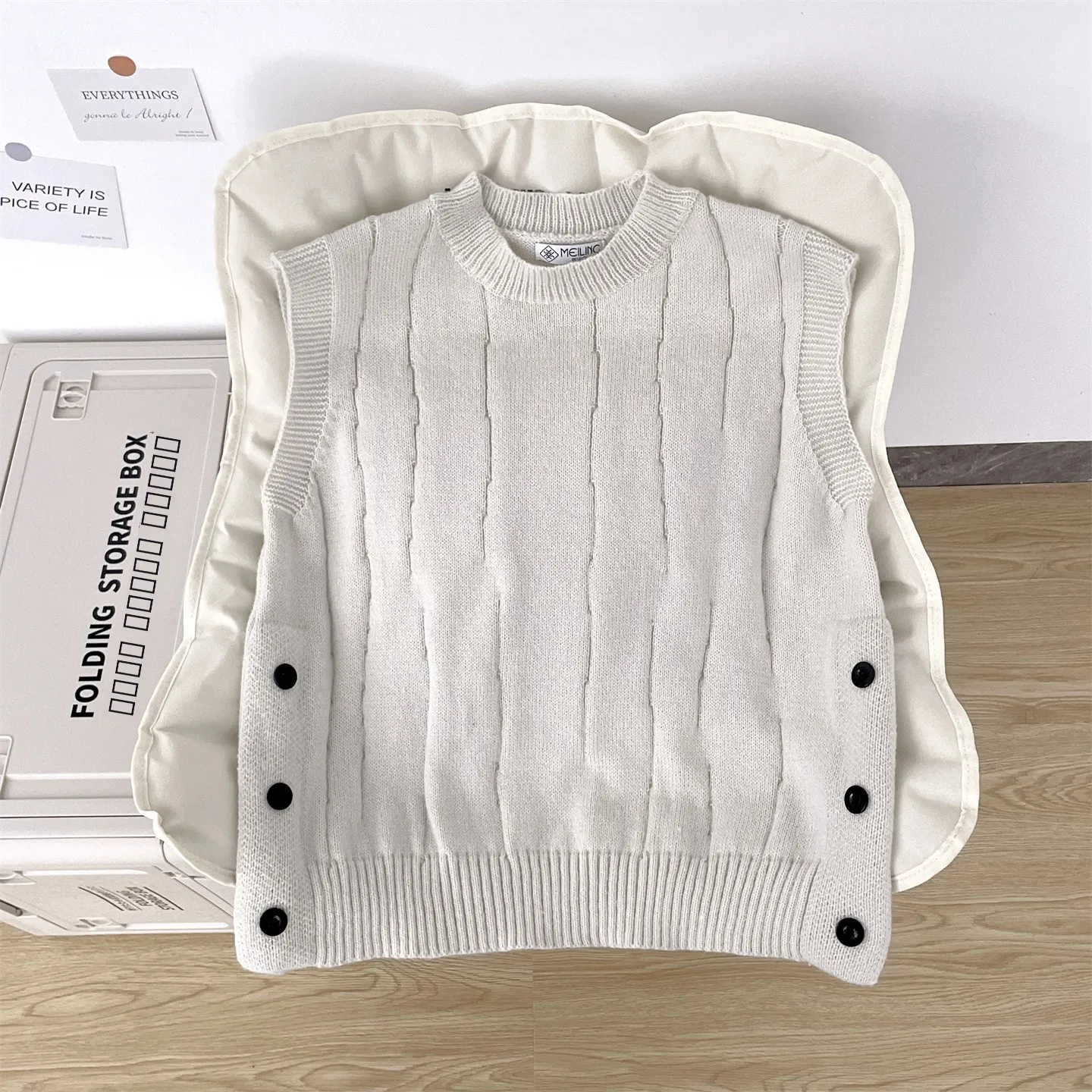 

American Retro Side Button Vest Men's Casual Loose Warm High-End Feeling Layered Wear Couple Knitted Sweater
