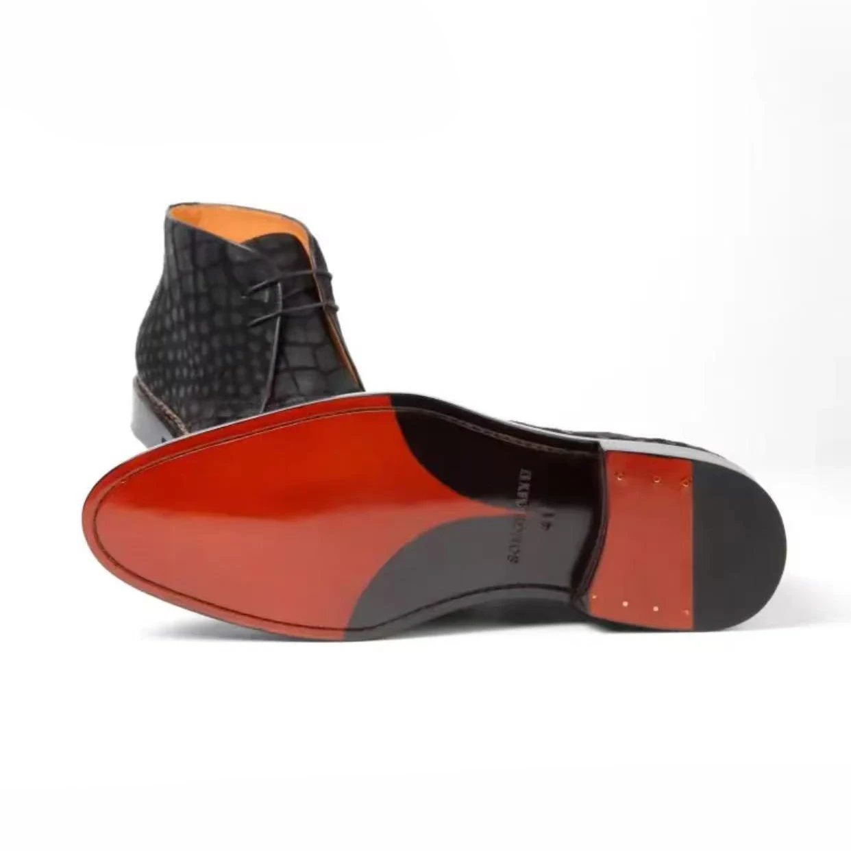 Chue neue Herrenschuhe, formelle Herrenschuhe, Hochzeits-, Business- und Büroschuhe, Stiefel für Herren, matte Krokodilschuhsohle. – Detail 13