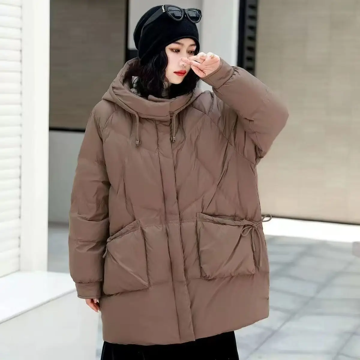 Fashionable Winter Women's Down Jacket Loose Hooded White Duck Down Commuting Jacket