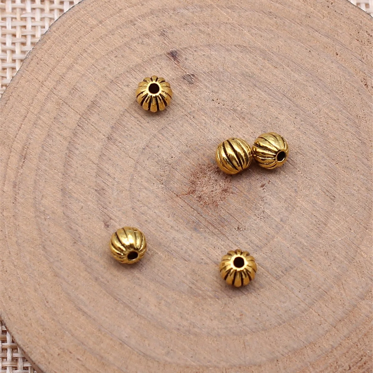 200pcs 4.9x4.9x4.5mm(0.19x0.19x0.18inch) 2 Colors Spherical Pumpkin Beads Small Hole Beads Spaced Beads Alloy Jewelry Findings