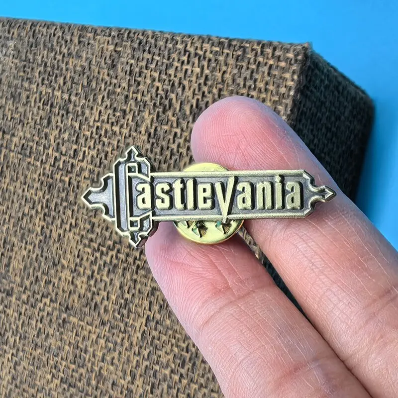 لعبة آر بي جي Castlevania شعار المينا دبوس لعبة شارة معدنية بروش آر بي جي ألعاب مجوهرات هدايا