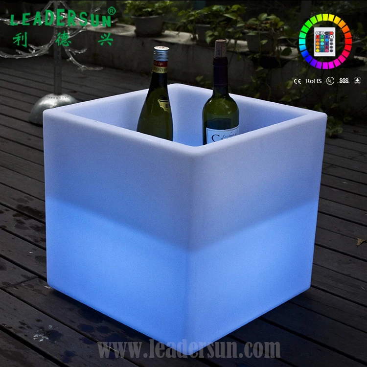 Amazing Event Party Nightclub Hotel Bar Bright 16color Remote Control Colorful LED Cube Seating / Chair / Stool With Cushion