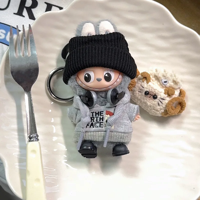 Für Mini Labubu 4,0 Plüsch Puppe Motorrad Trendy Mode Kleidung Schwarz Leder Jacke Set Coole Motorrad Zubehör