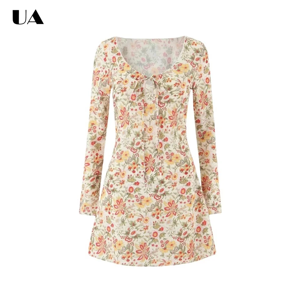 

Fashionable Flower Printed Lace-up Mini Dress Vacation Style Fit-and-flare V-neck Short Dress for Woman Trendy Long Sleeve Dress