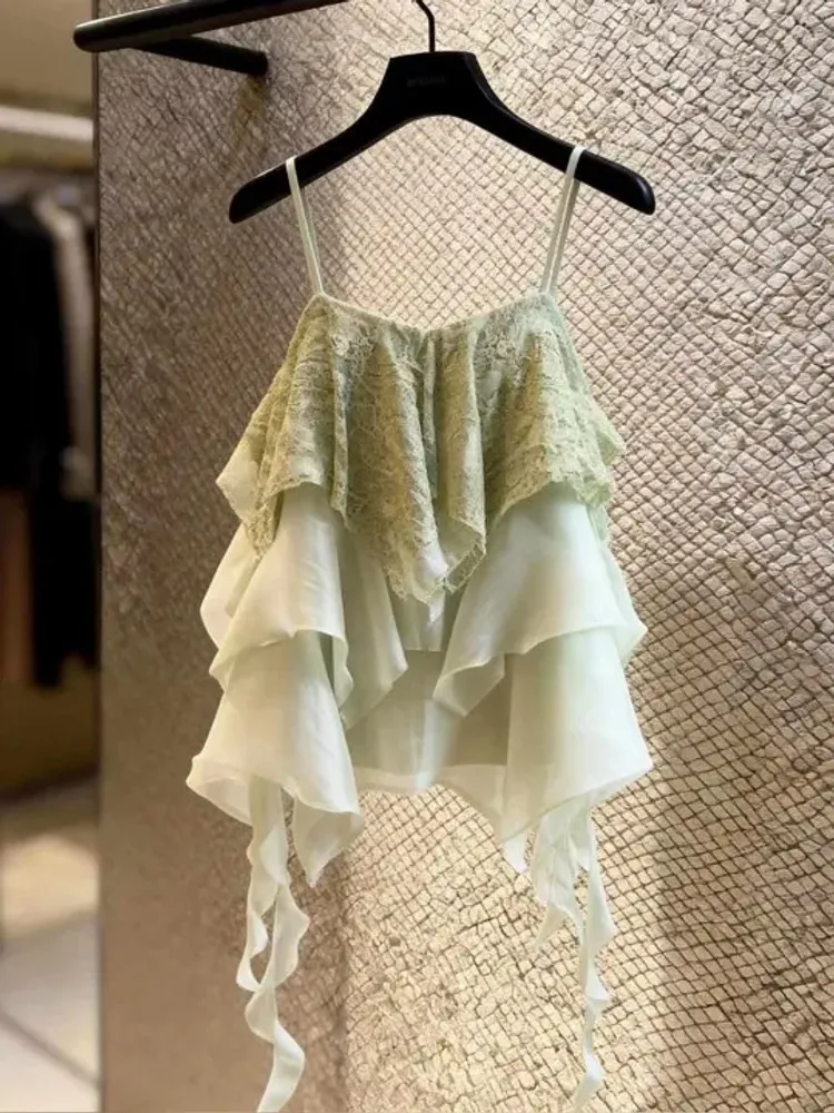 Elegant off Shoulder Bell Sleeve Crop Top Women's plus Size Summer Fashionable Sleeveless Beautiful Top Design Sense Asymmetr...
