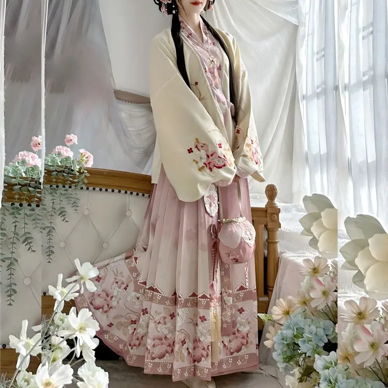 Elegant Pink Hanfu Clothing Ancient Chinese Traditional Ladies Delicately Embroidered Ming Thin Everyday Vintage Horse-Face Gown