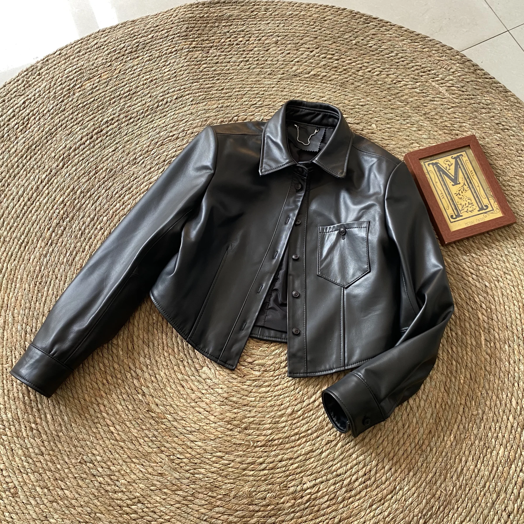 여성용 슬림핏 양가죽 재킷 봄 가을 턴다운 칼라 싱글 버튼 코트 슬리 컴뮤트 슬레 오르트 레...