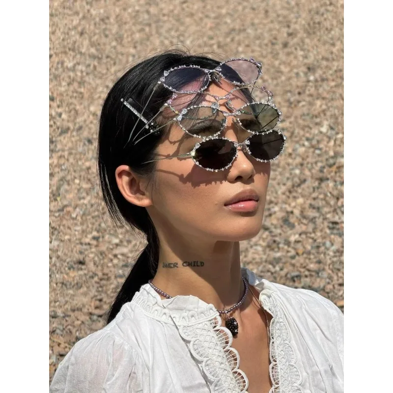 

Vintage Diamond Decoration titanum Glasses Frames Woman Luxury Eyewear Popular Fashion Eyeglasses Frame Gold Silver